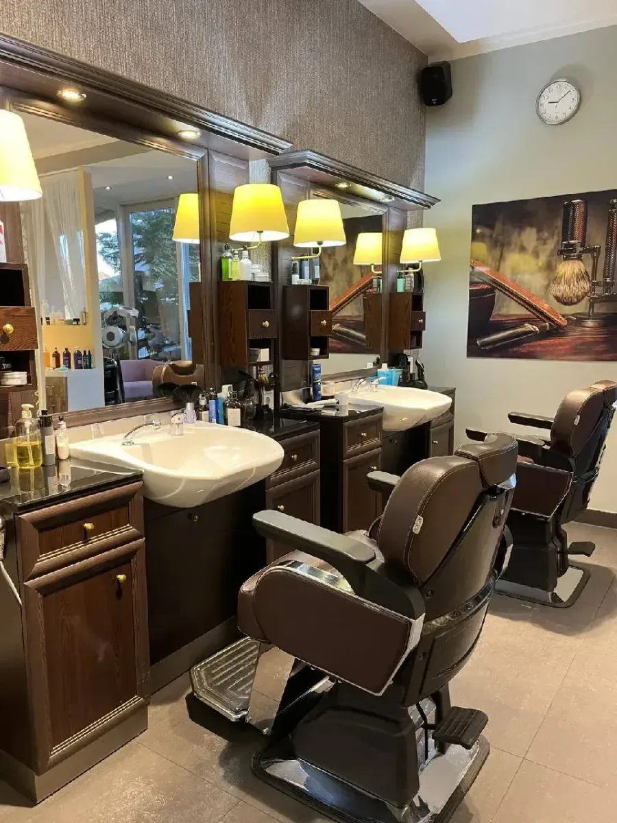 Friseursalon Chic & Chill Leipzig – Stylingplätze in der Karl-Liebknecht-Straße 127 in der Südvorstadt.