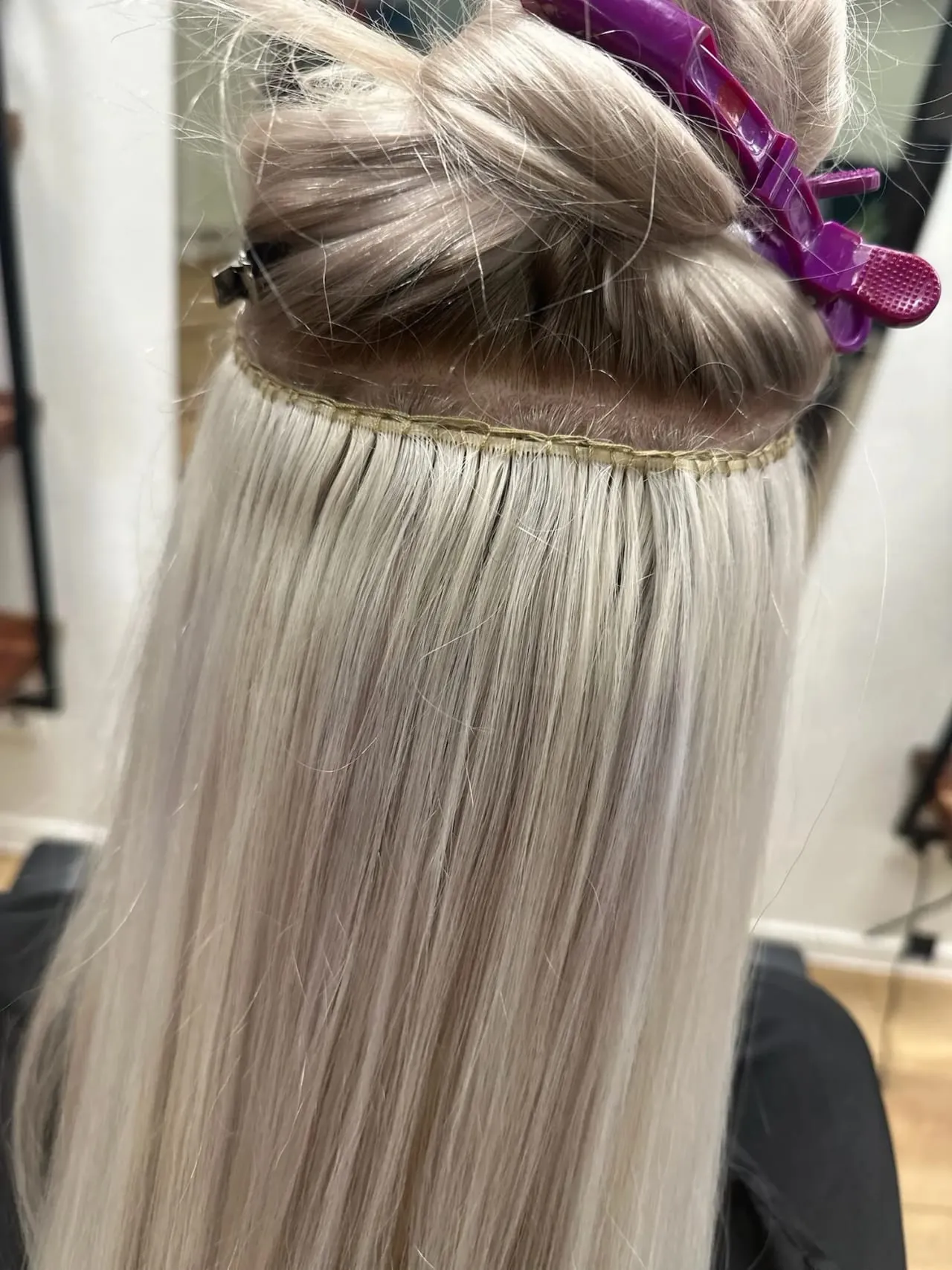 Genius Weft Tressen für eine unsichtbare, ultra-flache Haarverlängerung bei Chic & Chill.