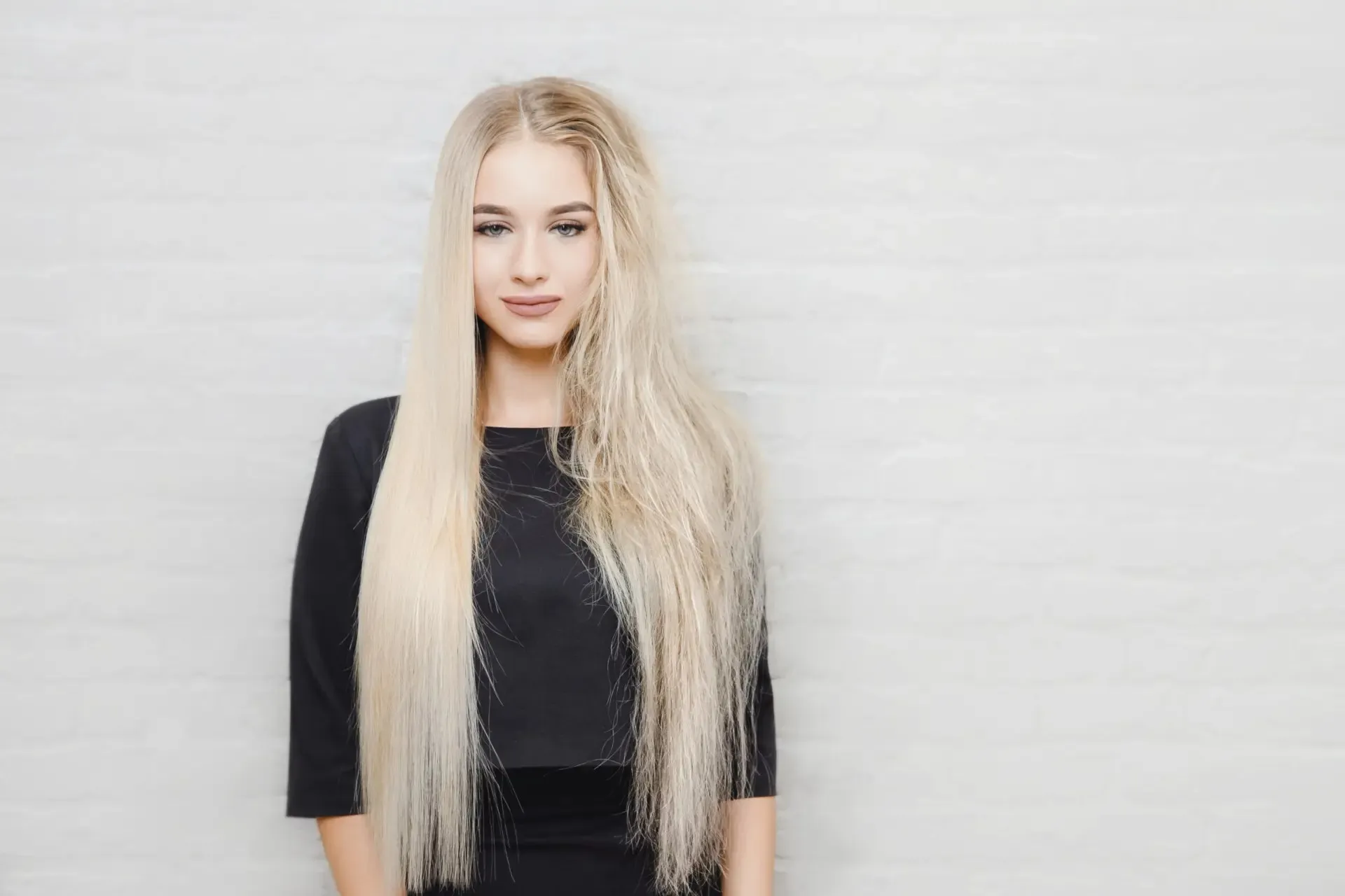 Genius Weft Tressen Pflege bei Chic & Chill – glänzende Extensions im Sommer.